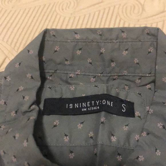 Cotton On Men’s Olive print casual button down - Picture 2 of 2